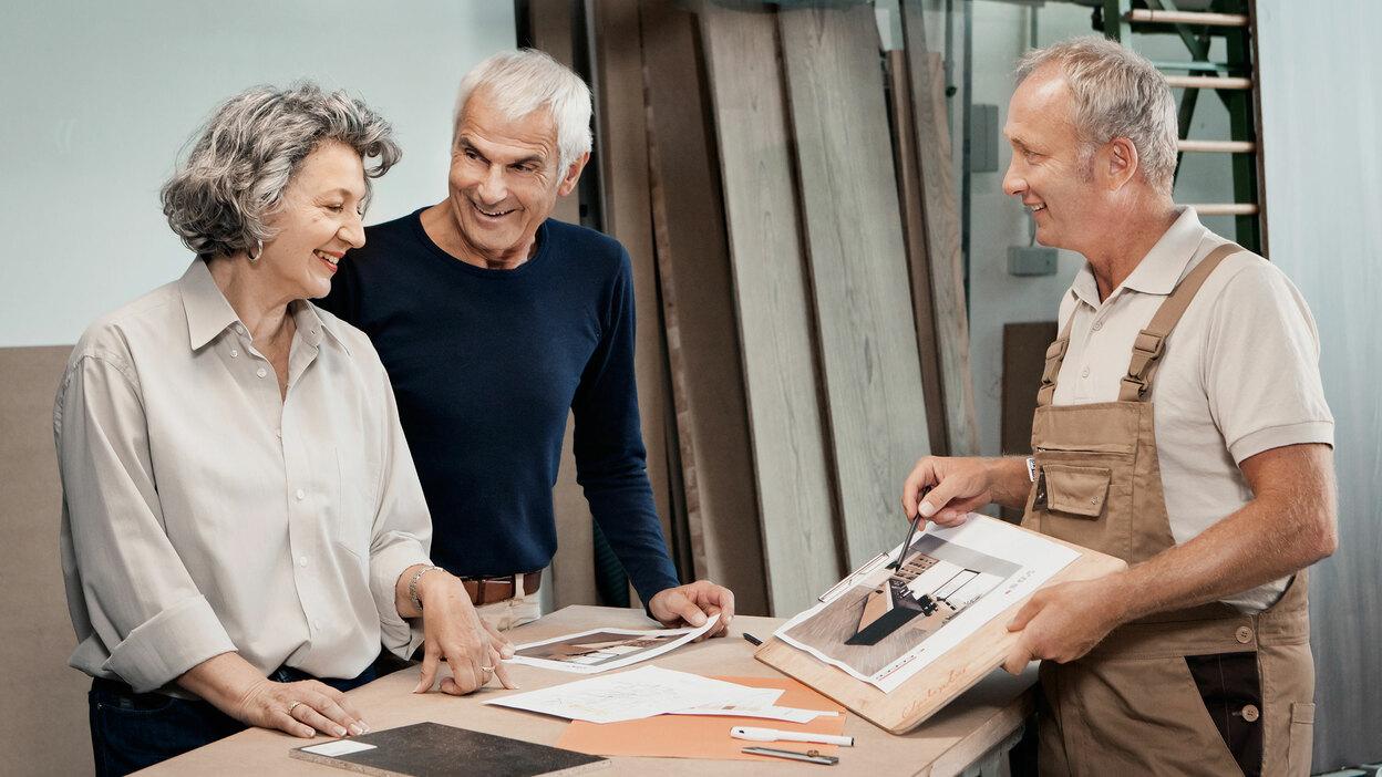 Präsentation von Oberflächen durch #Branche1# Präsentation von Oberflächen durch #Branche1# anhand eines Boards